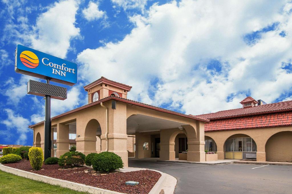 Book Comfort Inn City of Natural Lakes