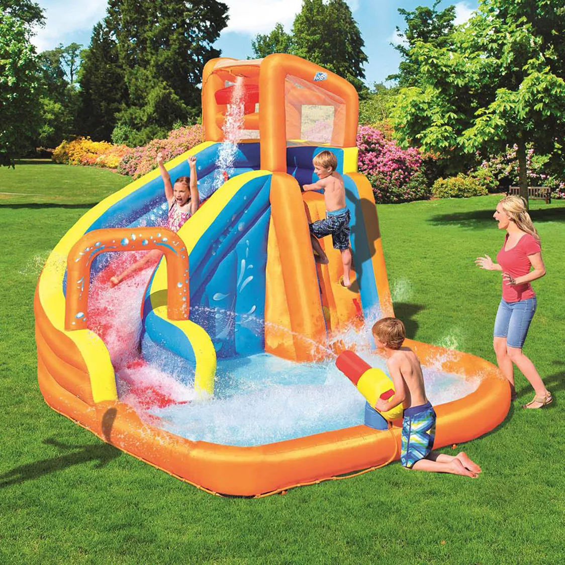 Inflatable pools with slide