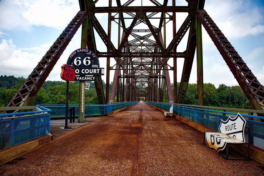 Old Chain of Rocks Bridge