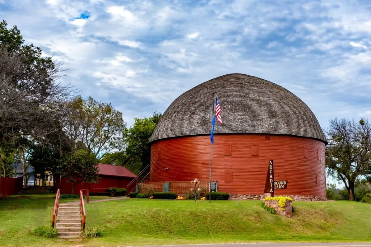 Round Barn built in 1910 on Route 66 in Arcadia, Oklahoma