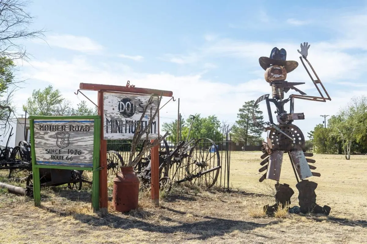 Dot's Mini Museum on Route 66