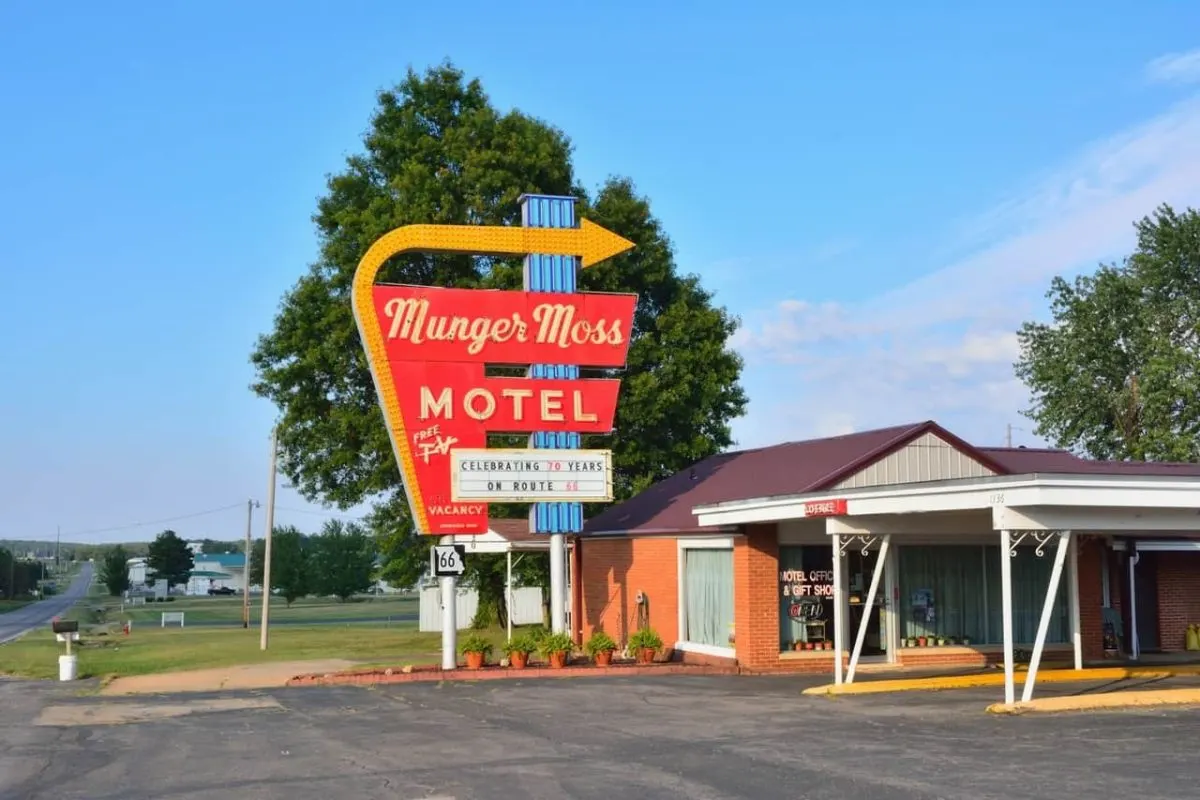 Munger Moss Motel, Lebanon