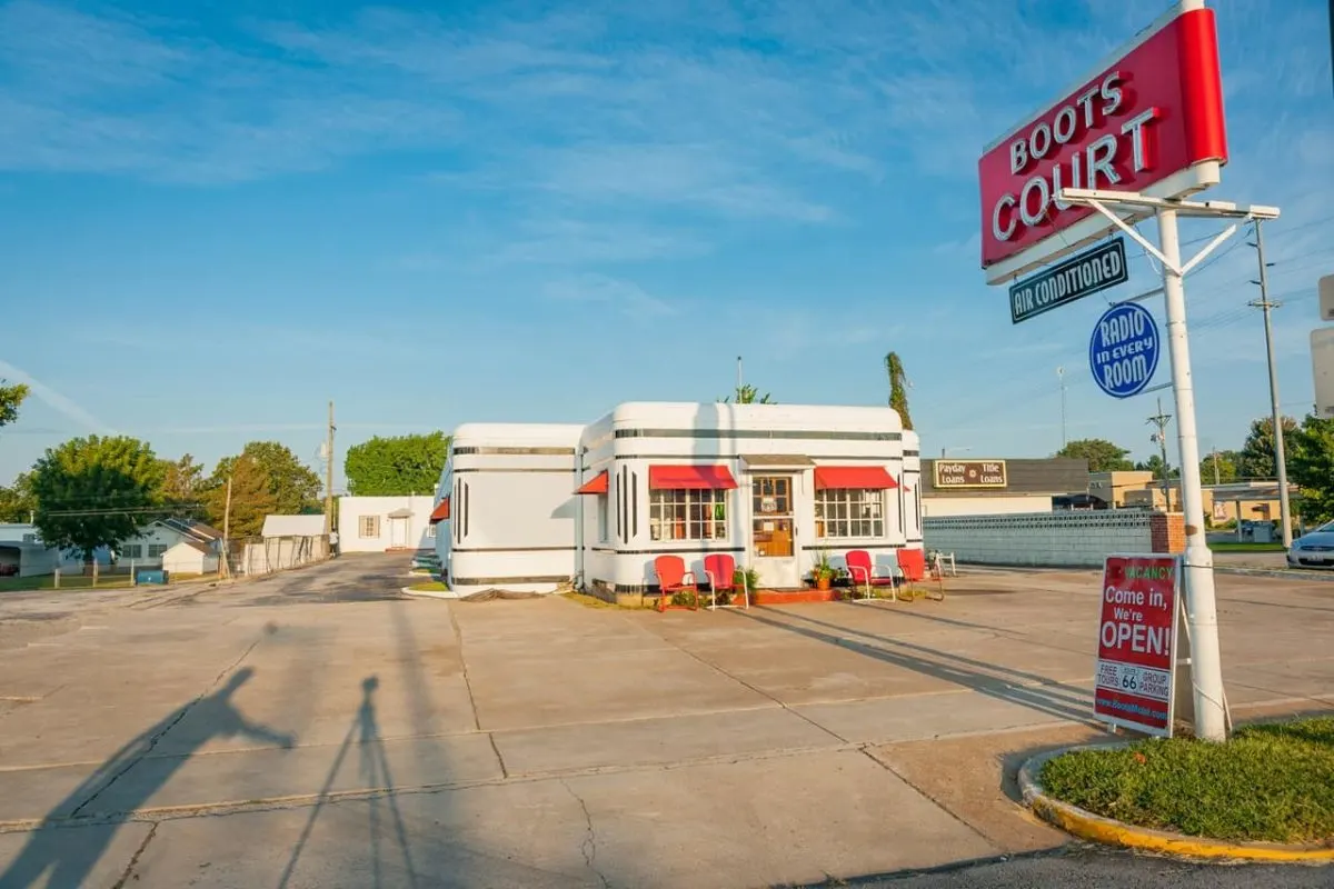 Boots Court Motel, Carthage