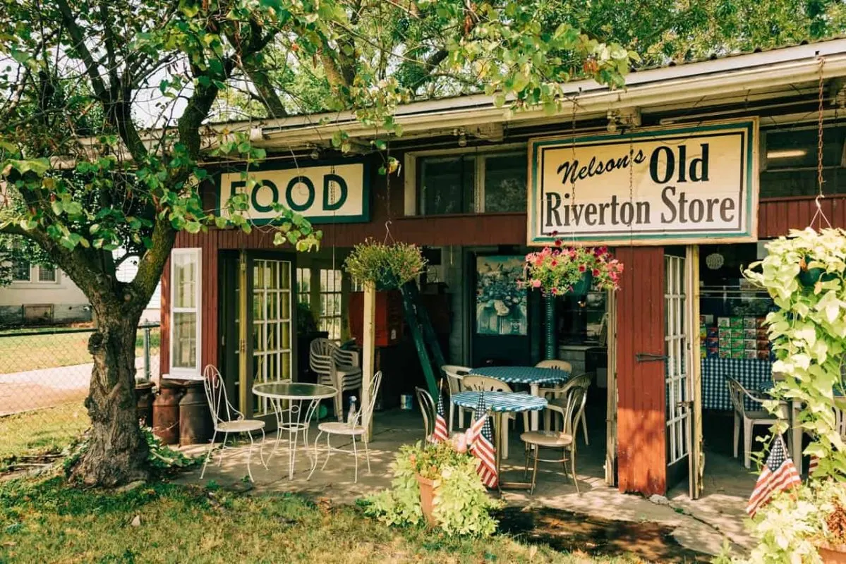 Nelsons Old Riverton Store, on Route 66
