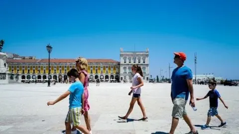 Traveling Abroad with Kids: A Simple Checklist for First-Time International Trips