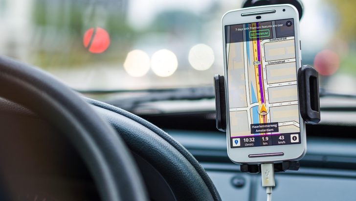 How to Keep Your Phone Charged and Protected on a Route 66 Road Trip